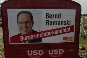     APE mit Werbung für unseren Bürgermeisterkandidaten Bernd Romanski .