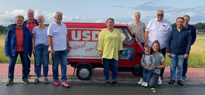 Teilnehmerinnen und Teilnehmer der USD Hamminkeln bei einer Versammlung – Gruppenfoto mit einem Teil der Mitglieder